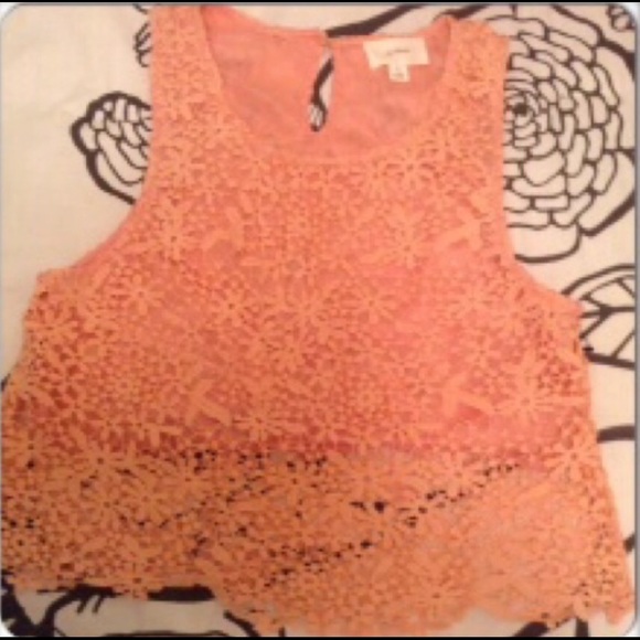 En Creme Top - Picture 3 of 3